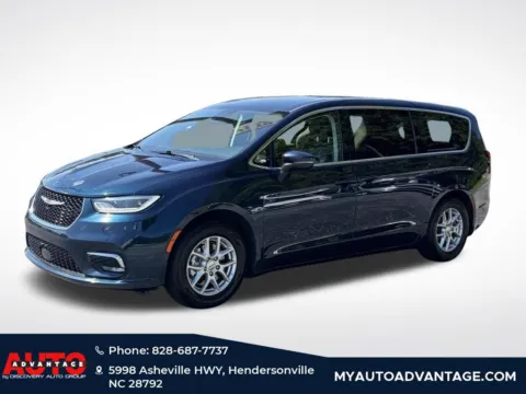 More photos of 2023 Chrysler Pacifica Touring L at Auto Advantage, NC