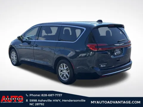 More photos of 2023 Chrysler Pacifica Touring L at Auto Advantage, NC