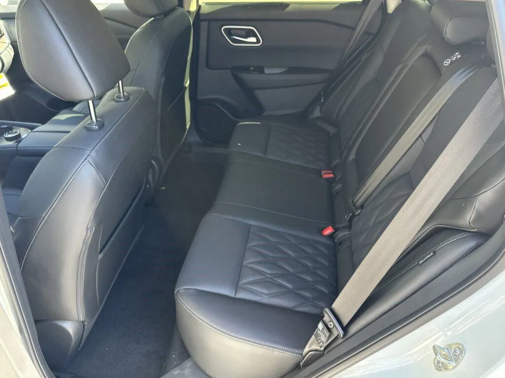 2026 Nissan Rogue Platinum - Photo 23