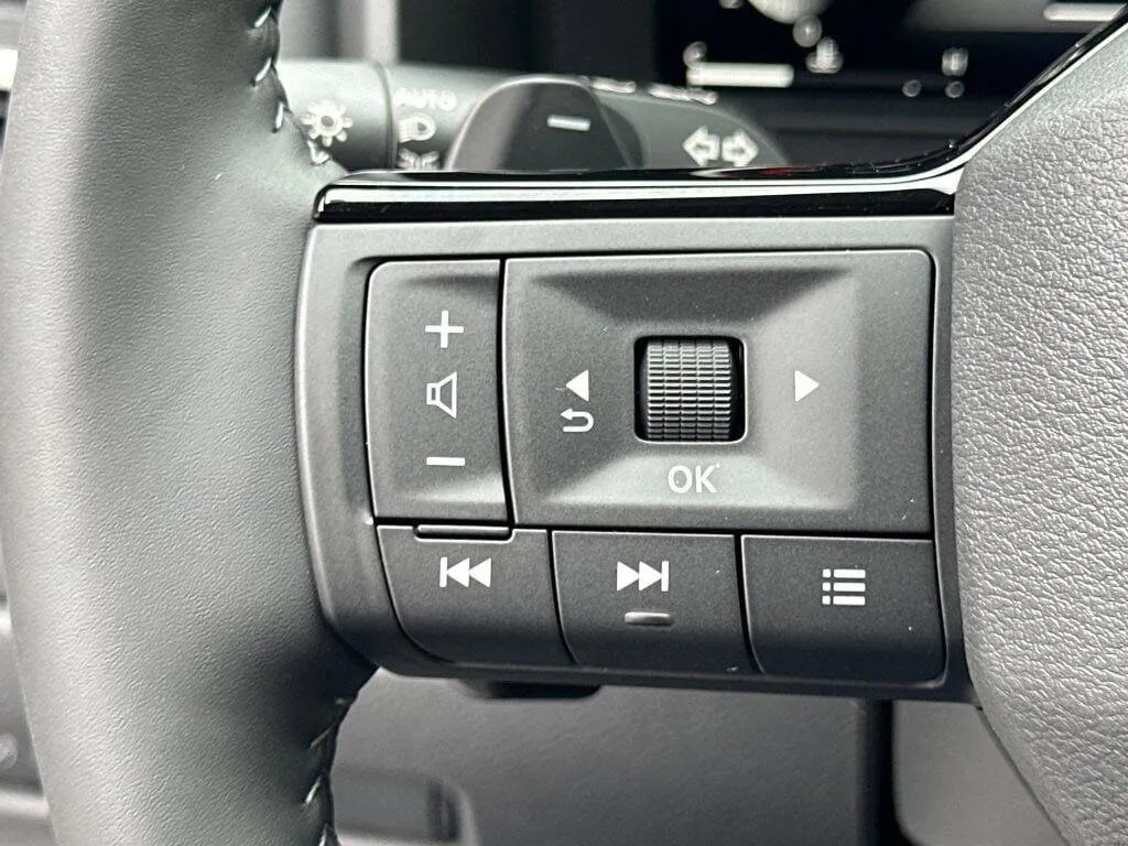 2026 Nissan Rogue Platinum - Photo 14