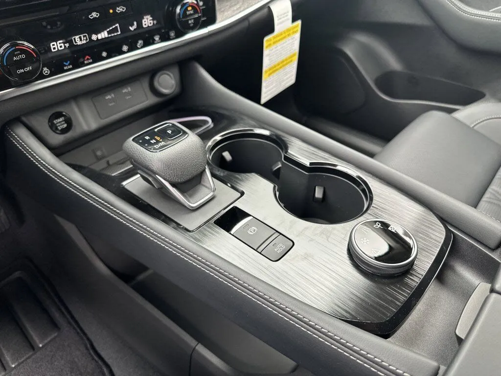 2026 Nissan Rogue Platinum - Photo 12