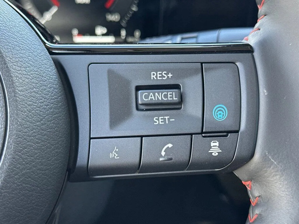 2025 Nissan Kicks SR - Photo 9