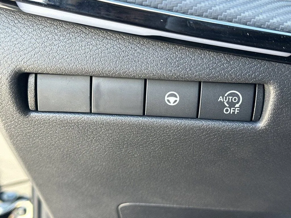 2025 Nissan Kicks SR - Photo 14
