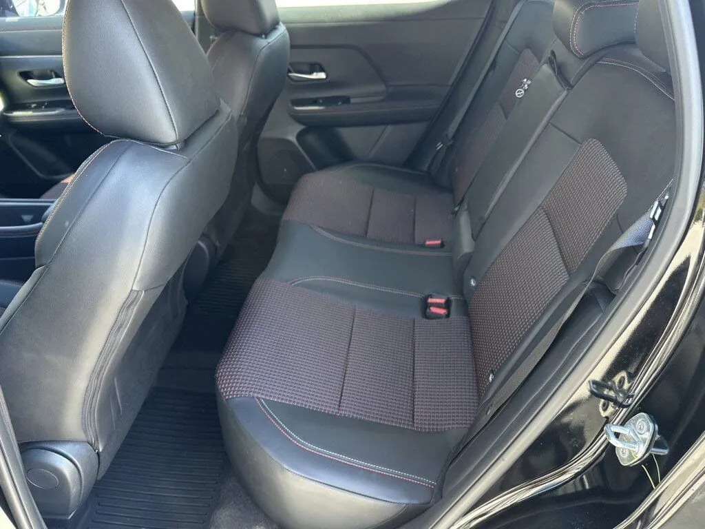 2025 Nissan Kicks SR - Photo 18