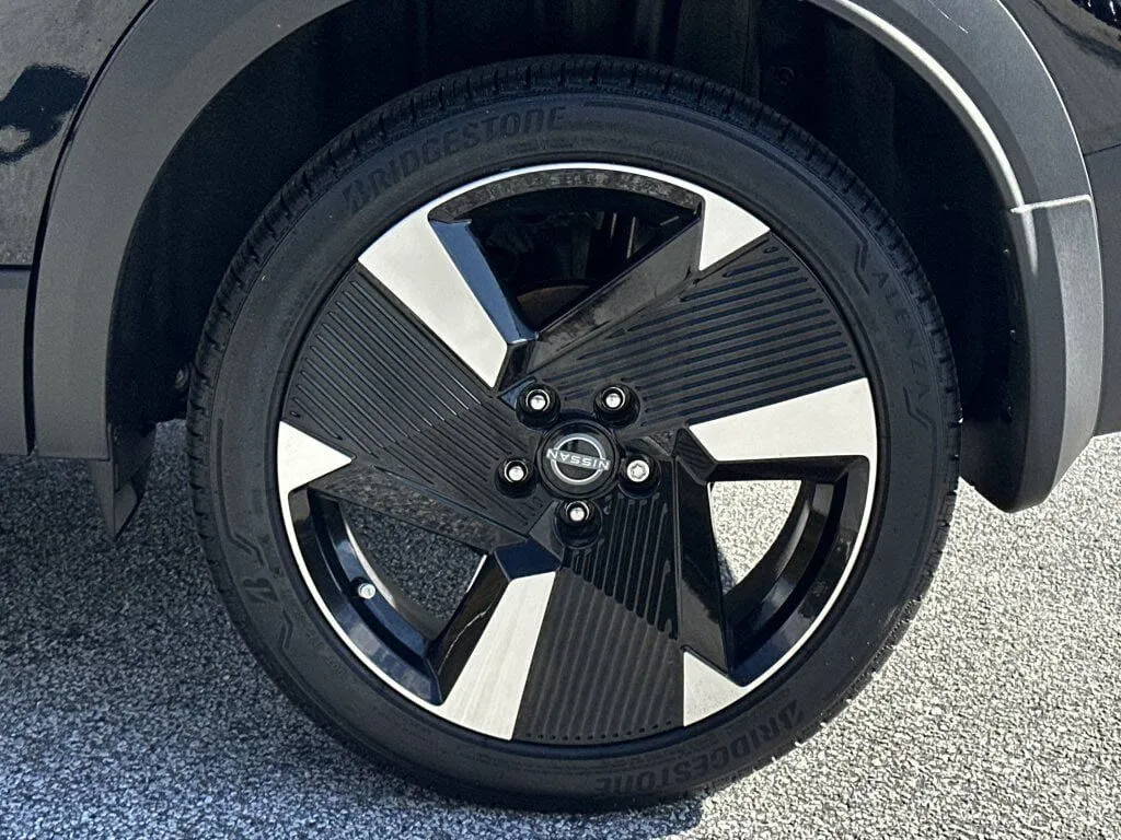 2025 Nissan Kicks SR - Photo 24