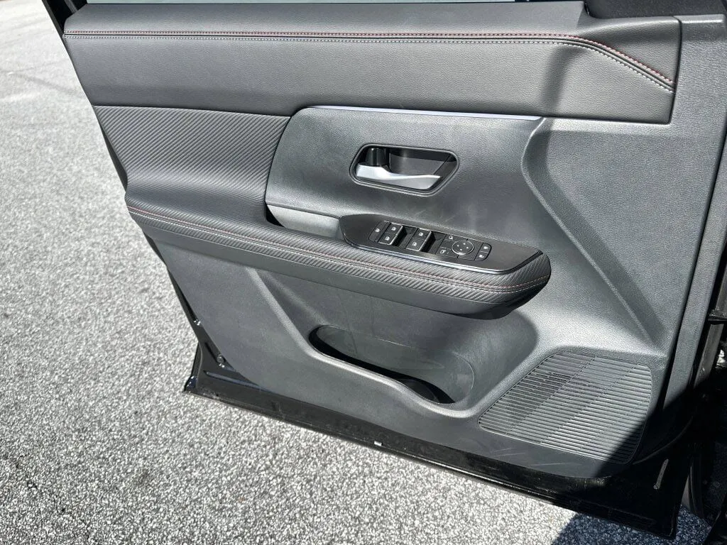 2025 Nissan Kicks SR - Photo 15
