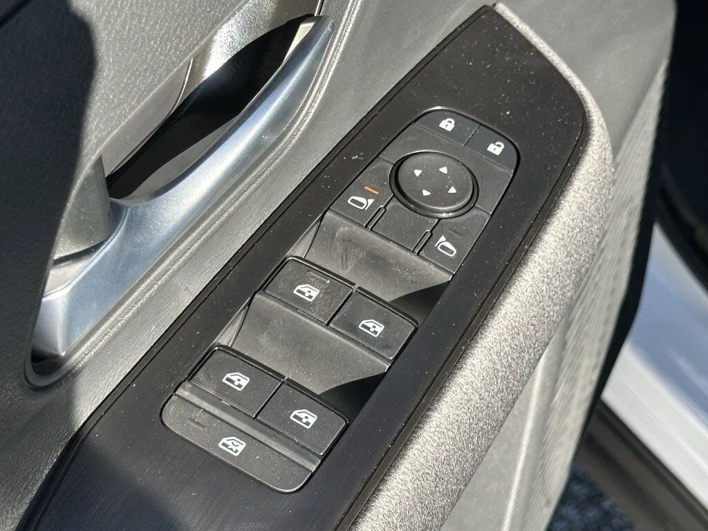 2026 Nissan KICKS SV - Photo 16