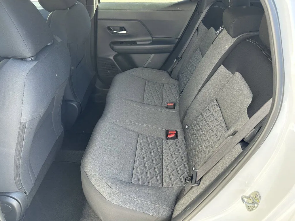 2026 Nissan KICKS SV - Photo 18