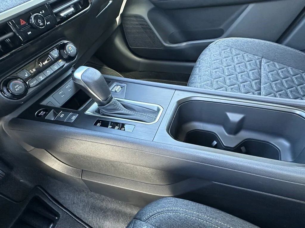 2026 Nissan KICKS SV - Photo 8