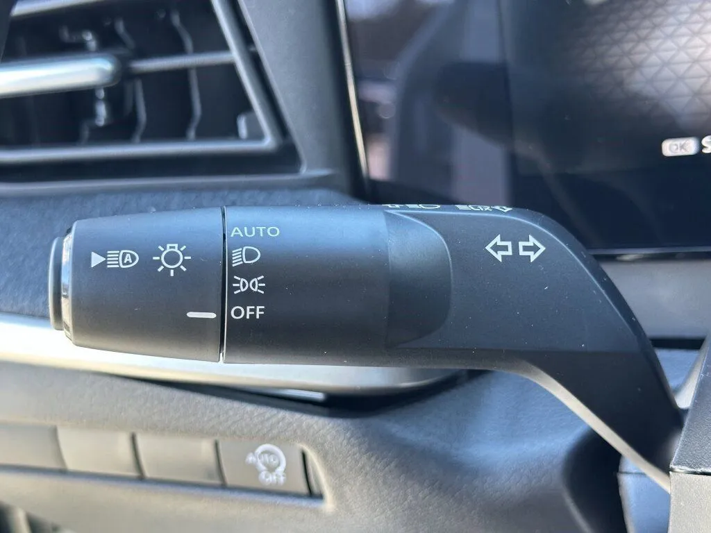 2026 Nissan KICKS SV - Photo 12