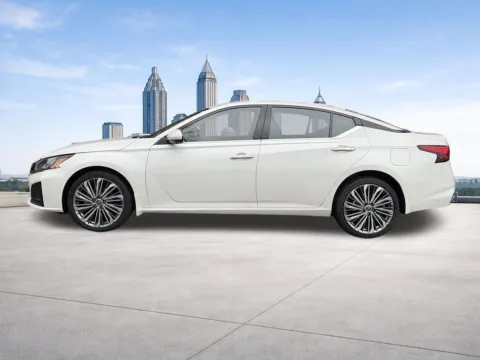 Photos of 2024 Nissan Altima 2.5 SL for sale in Morrow, GA at Nissan South Morrow