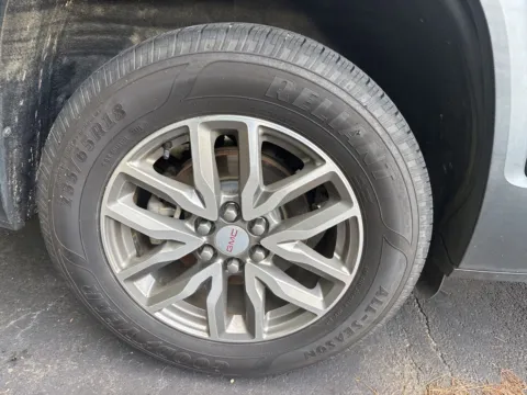 Another view of 2019 GMC Acadia SLE-2 for sale in Morrow, GA at Nissan South Morrow