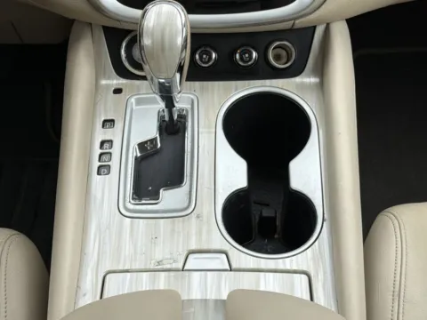 More photos of 2016 Nissan Murano Platinum at Nissan of South Morrow, GA