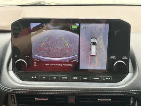 More photos of 2023 Nissan Rogue Platinum at Nissan South Morrow, GA