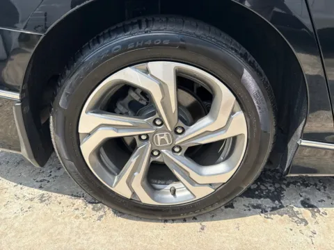 More photos of 2018 Honda Accord EX at Nissan South Morrow, GA