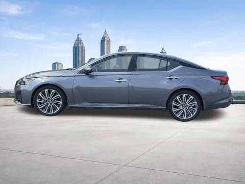 Photos of 2023 Nissan Altima 2.5 SL for sale in Morrow, GA at Nissan South Morrow