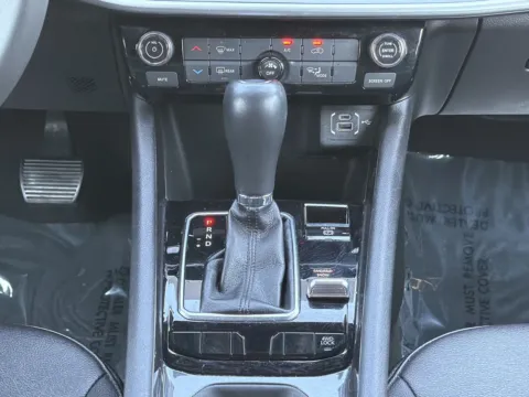 More photos of 2024 Jeep Compass Latitude at Nissan South Morrow, GA
