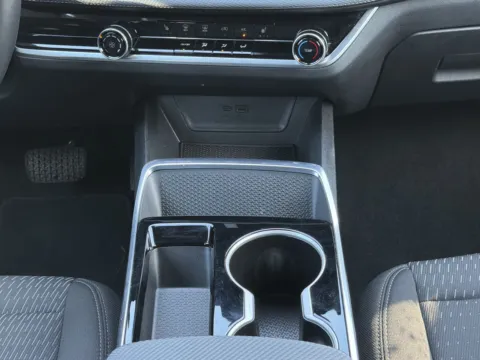 More photos of 2025 Chevrolet Equinox LT at Nissan South Morrow, GA