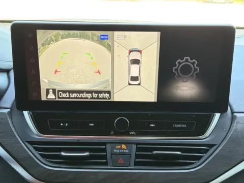 More photos of 2025 Nissan Altima 2.5 SL at Nissan South Morrow, GA
