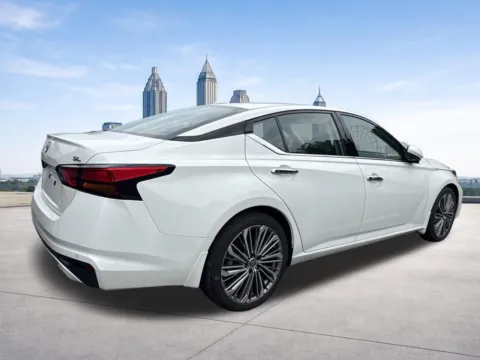 More photos of 2025 Nissan Altima 2.5 SL at Nissan South Morrow, GA