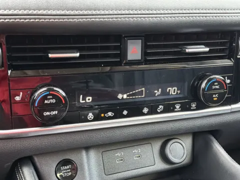 More photos of 2024 Nissan Rogue Platinum at Nissan South Morrow, GA
