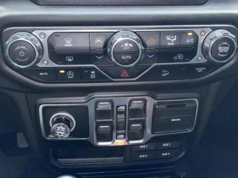 More photos of 2019 Jeep Wrangler Unlimited Sport S at Nissan South Morrow, GA