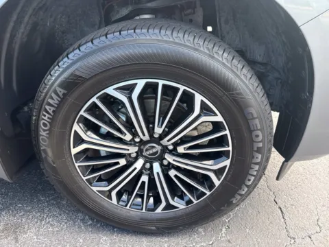 More photos of 2025 Nissan Armada SL at Nissan South Morrow, GA