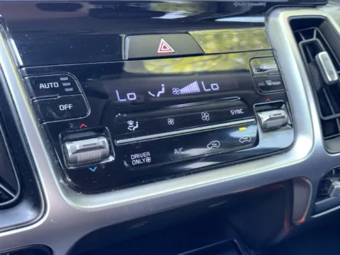 More photos of 2023 Kia Sorento Hybrid EX at Nissan South Morrow, GA