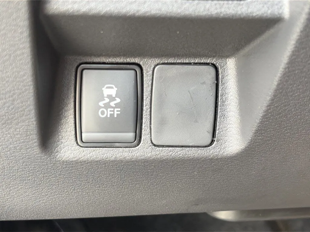 2026 Nissan Frontier SV - Photo 24