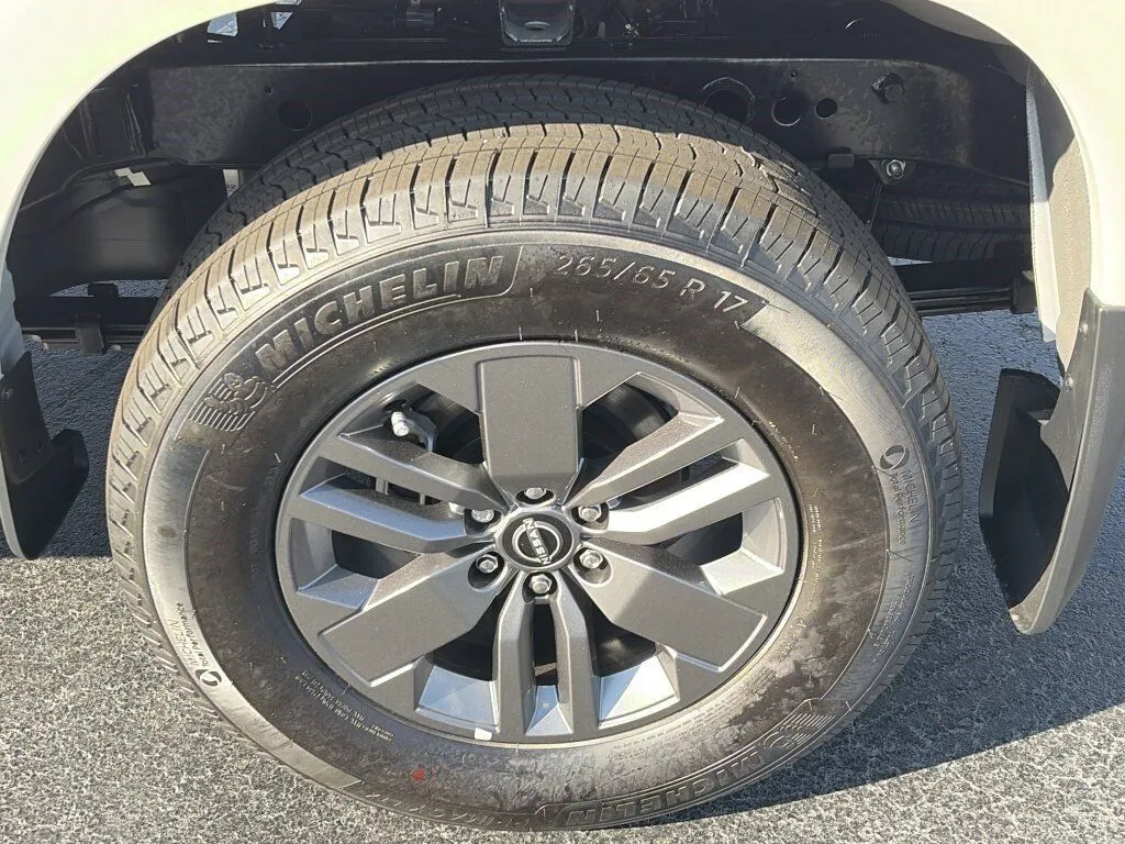 2026 Nissan Frontier SV - Photo 6