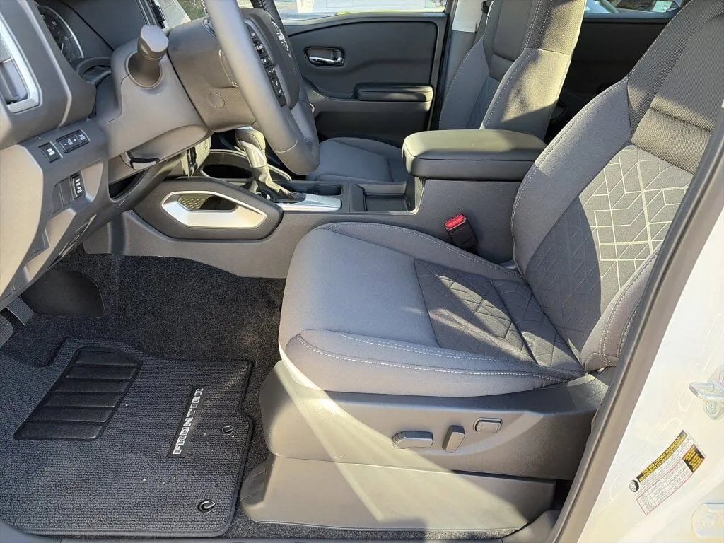 2026 Nissan Frontier SV - Photo 25