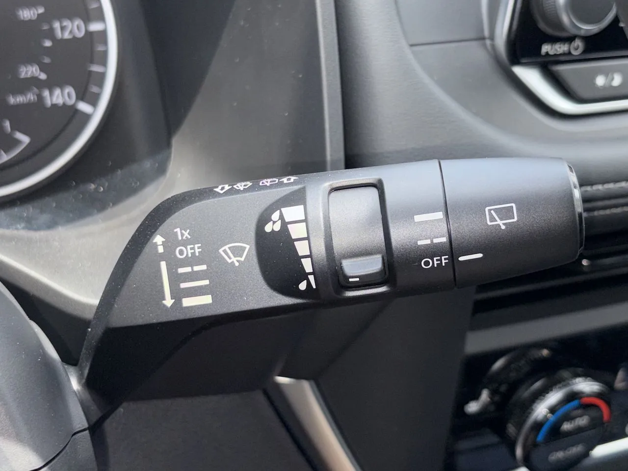 2026 Nissan Rogue Dark Armor - Photo 10