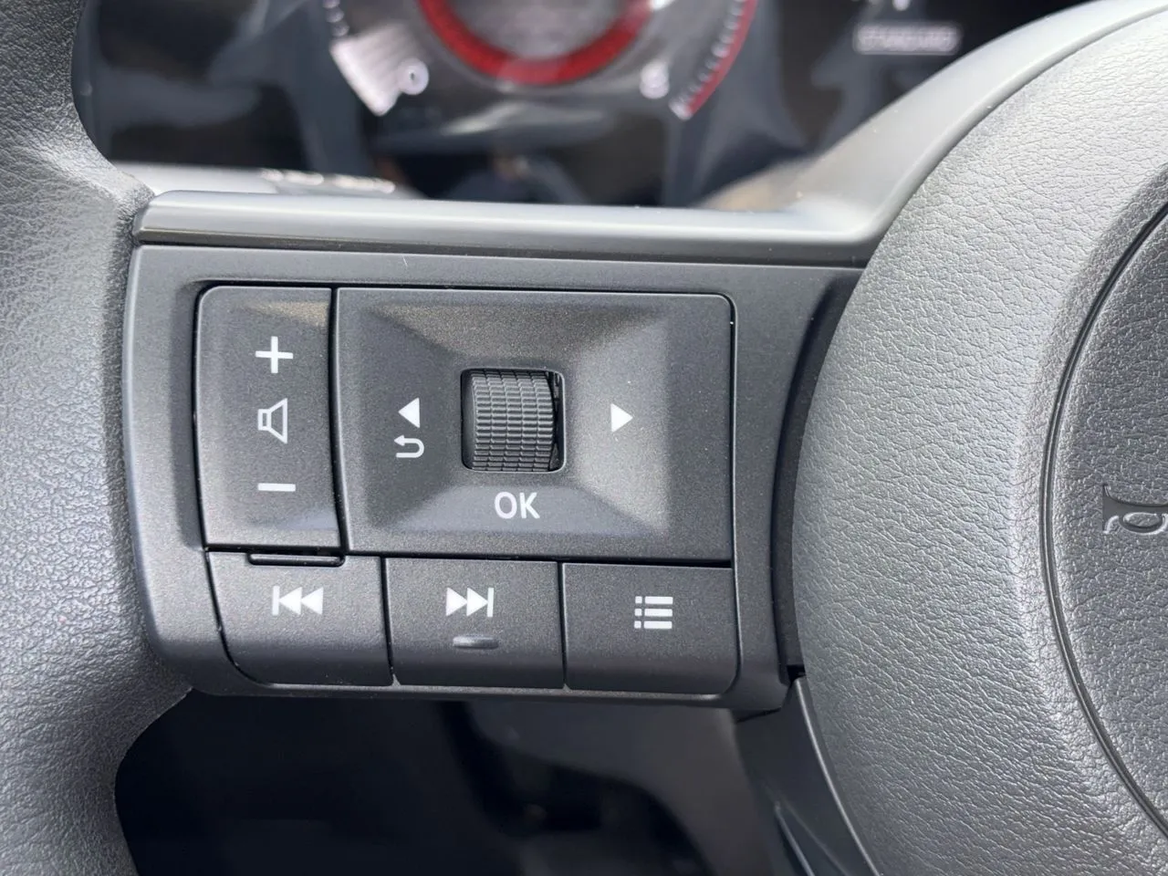 2026 Nissan KICKS SV - Photo 12