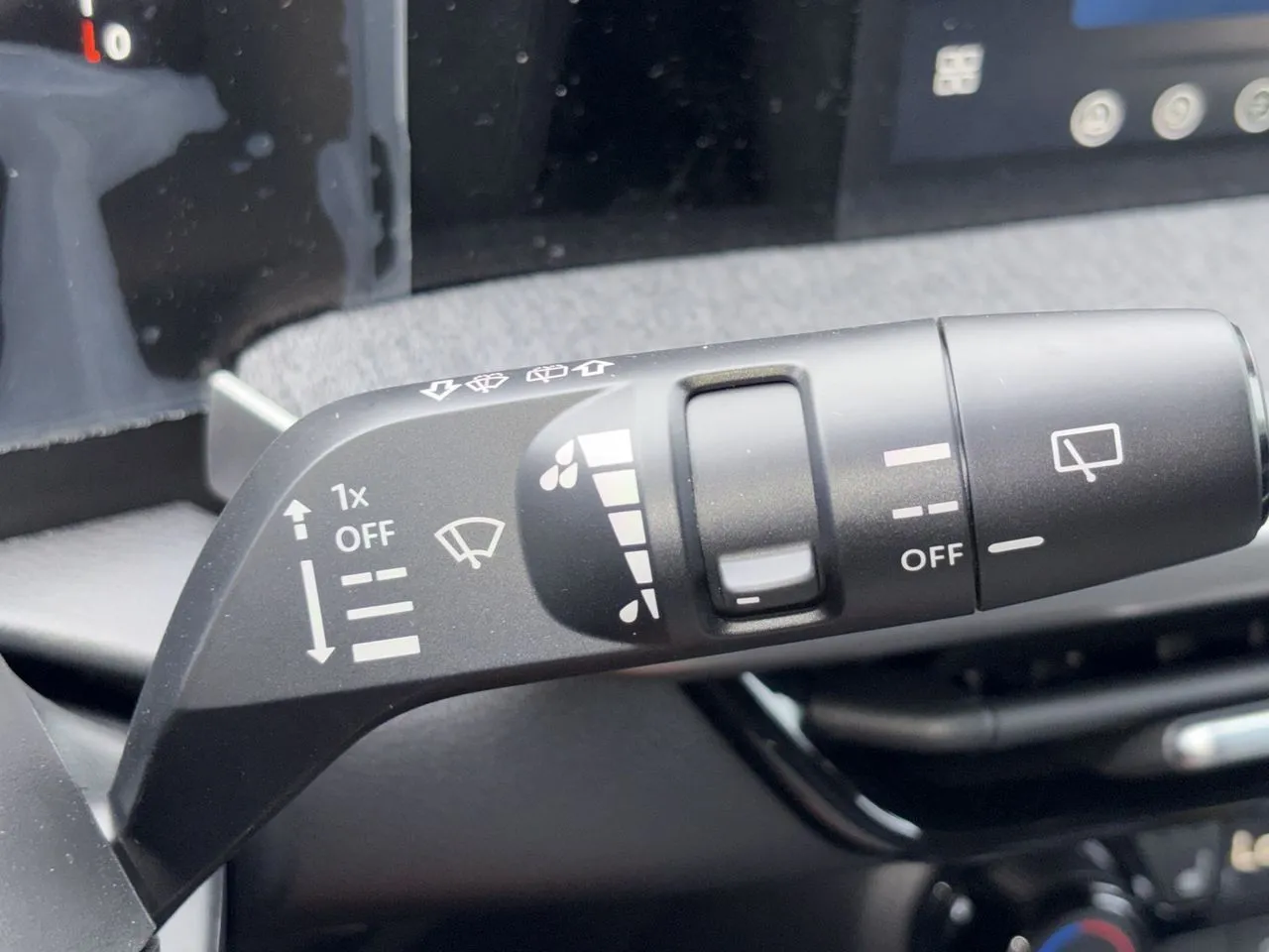 2026 Nissan KICKS SV - Photo 11