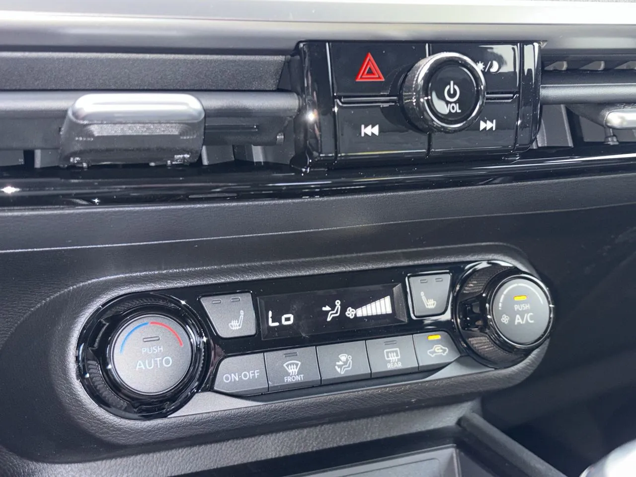 2026 Nissan KICKS SV - Photo 6