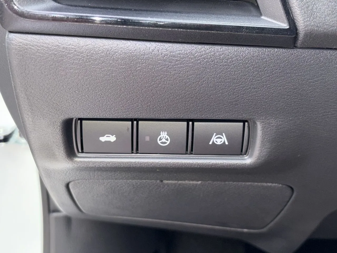 2027 Nissan Sentra SR - Photo 14