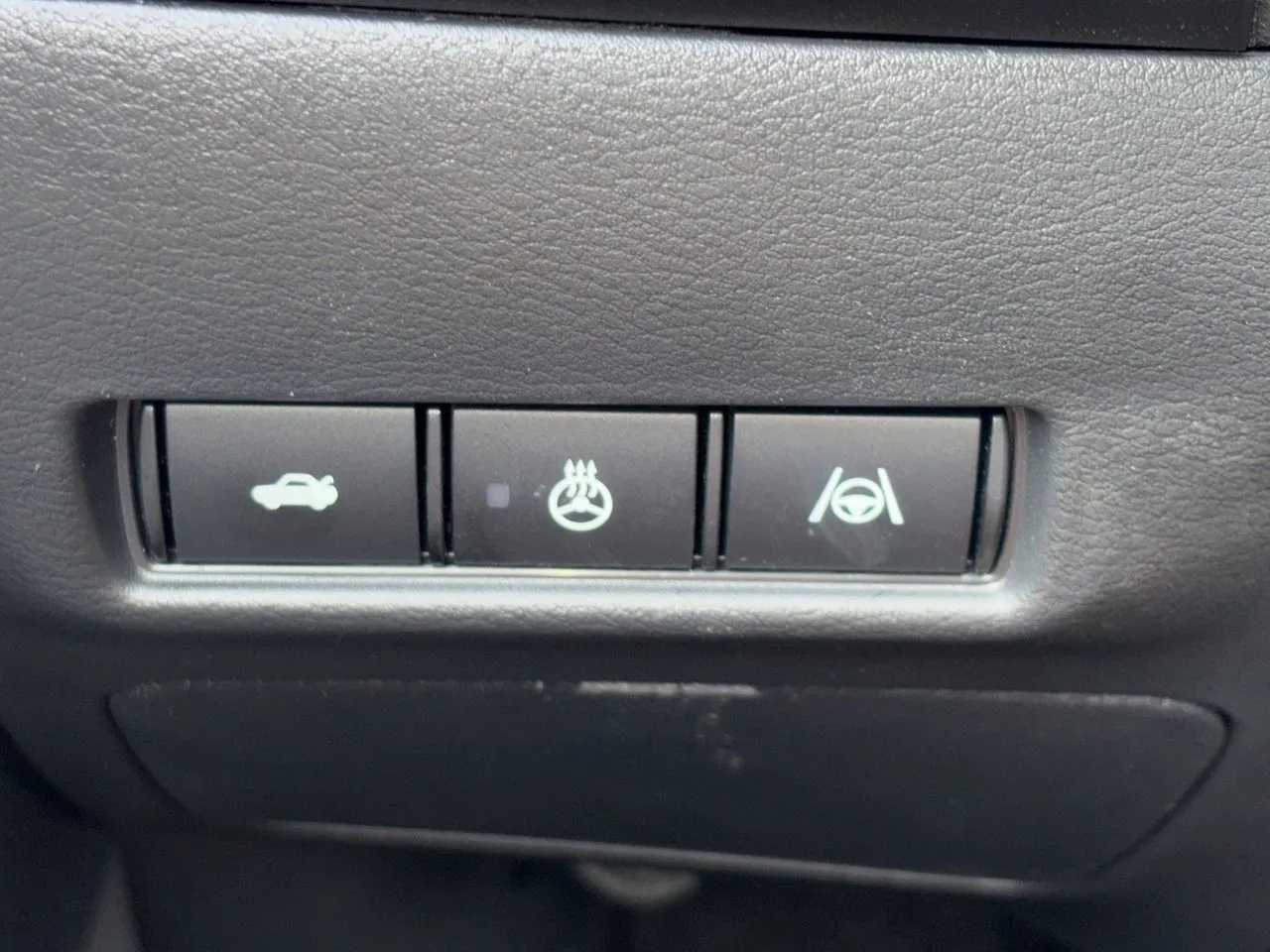 2027 Nissan Sentra SR - Photo 13
