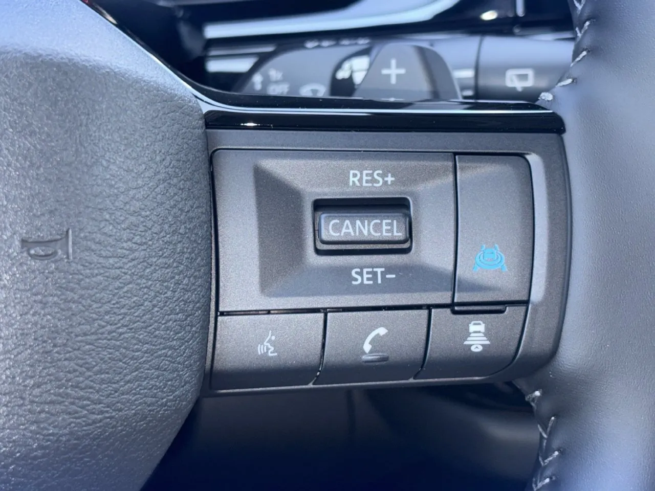 2026 Nissan Pathfinder SL - Photo 11