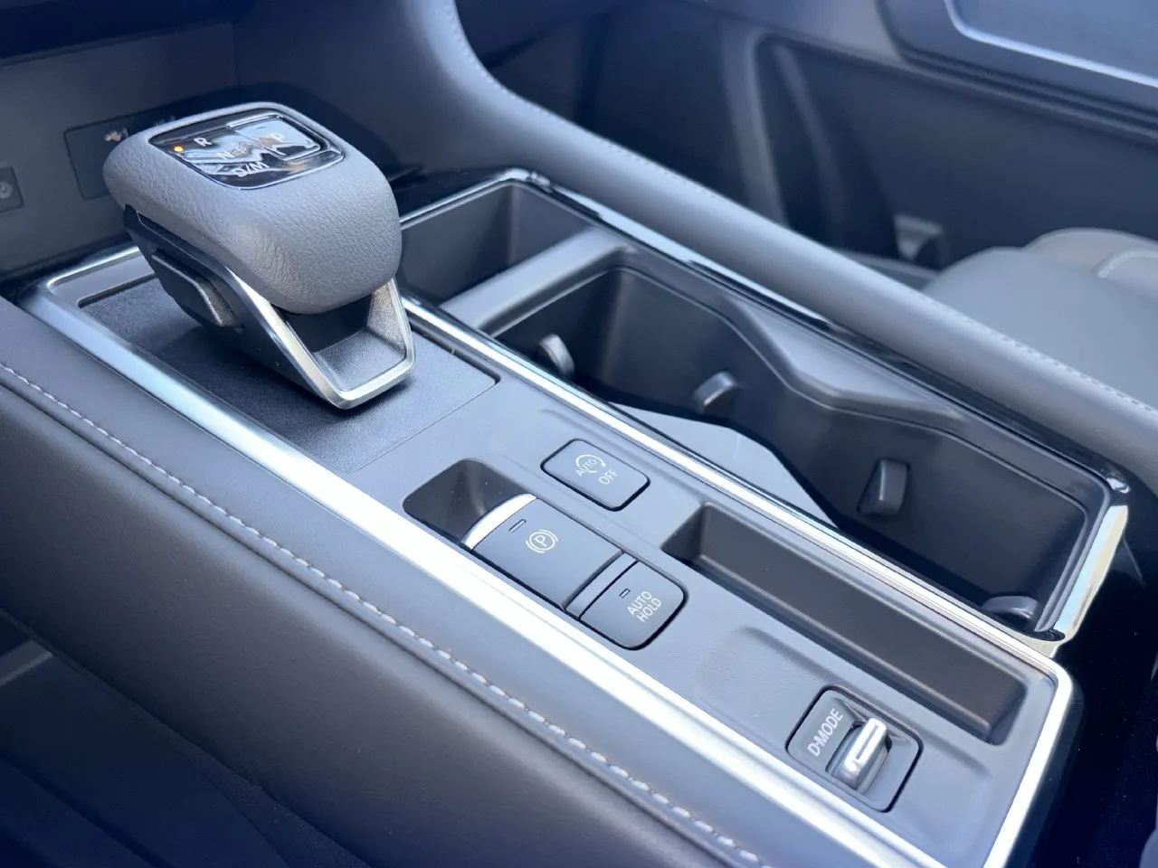 2026 Nissan Pathfinder SL - Photo 7