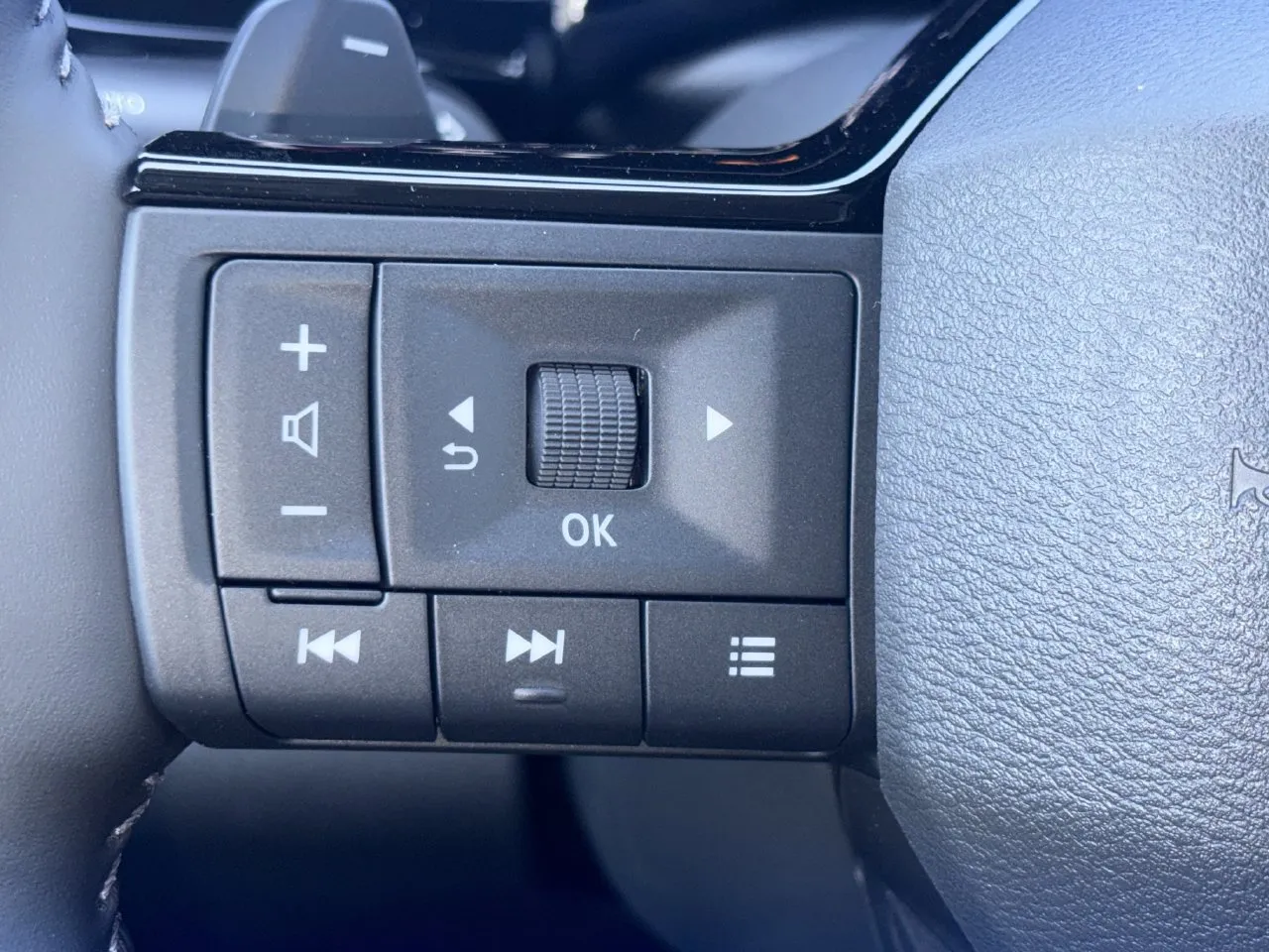 2026 Nissan Pathfinder SL - Photo 10