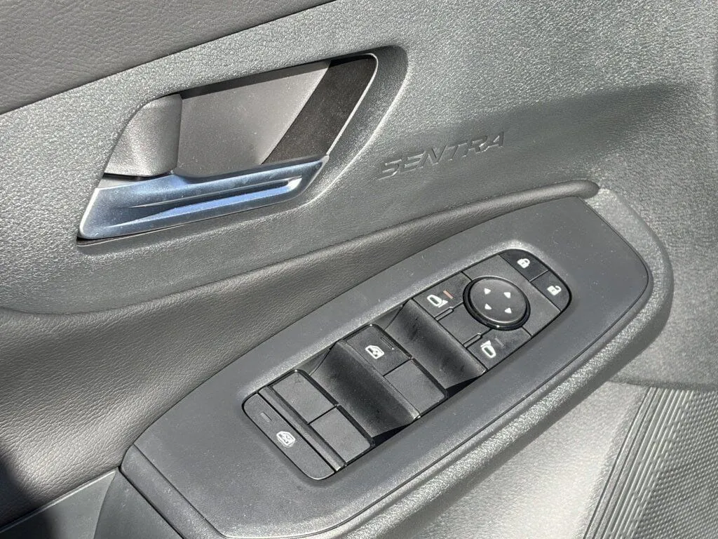 2026 Nissan Sentra SV - Photo 18