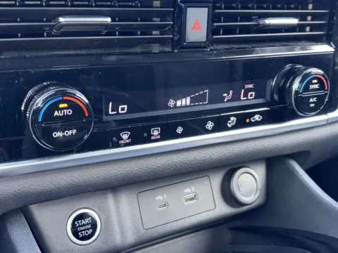More photos of 2021 Nissan Rogue SV at Nissan of Lithia Springs, GA