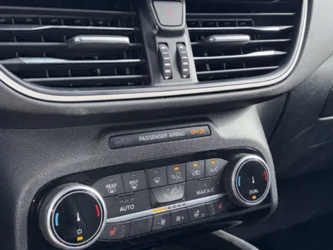More photos of 2022 Ford Escape SE at Nissan of Lithia Springs, GA