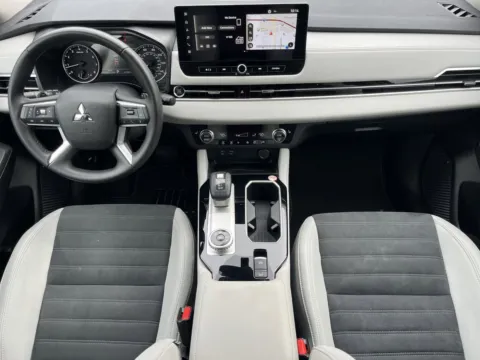 Photos of 2025 Mitsubishi Outlander SE for sale in Morrow, GA at Nissan South Morrow