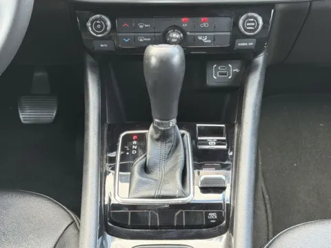 More photos of 2024 Jeep Compass Latitude at Nissan South Morrow, GA