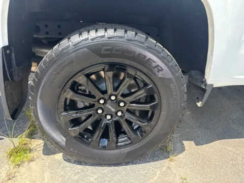 Another view of 2022 GMC Canyon Elevation for sale in Morrow, GA at Nissan South Morrow
