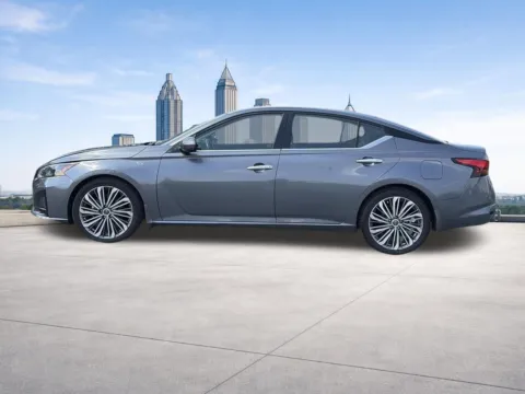 Photos of 2023 Nissan Altima 2.5 SL for sale in Morrow, GA at Nissan South Morrow