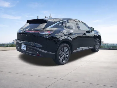 More photos of 2025 Nissan Murano SL at Nissan South Morrow, GA