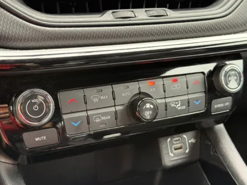 More photos of 2024 Jeep Compass Trailhawk at Nissan South Morrow, GA