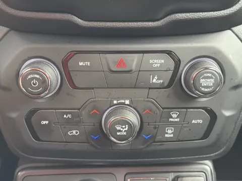More photos of 2023 Jeep Renegade Latitude at Nissan South Morrow, GA